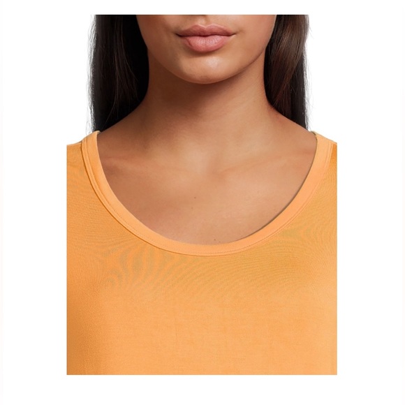 Time and Tru Women's Washed Scoop Neck Top - Picture 6 of 6